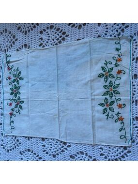 Vintage Hand-Embroidered Linen Tea Towel Granny Core Cottage Core Read